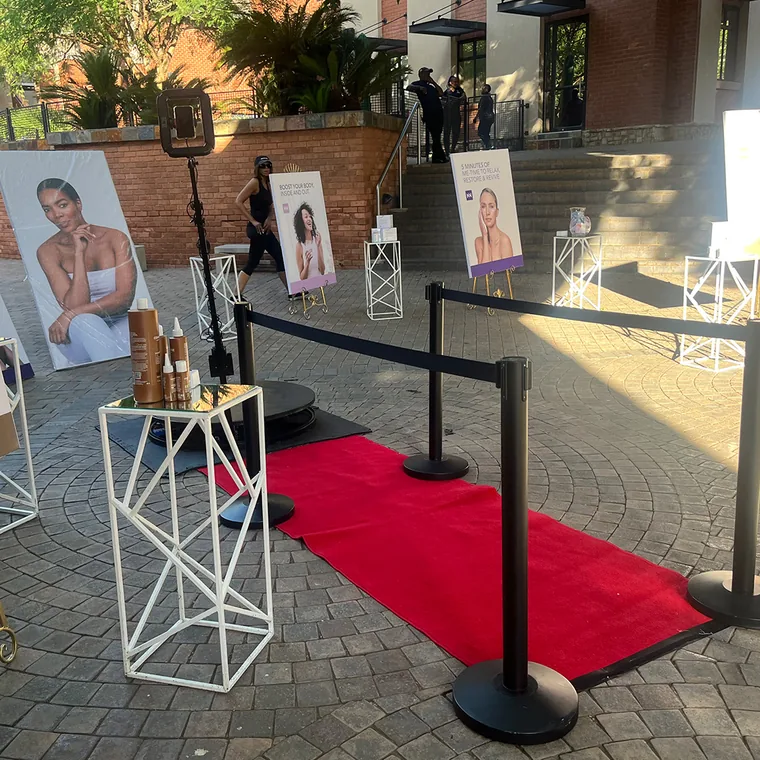 Selfie 360 platform with a red carpet at an event entrance